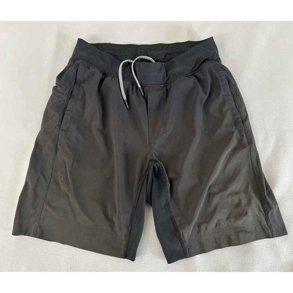 Lululemon Men's Shorts Black Sz Medium Pockets